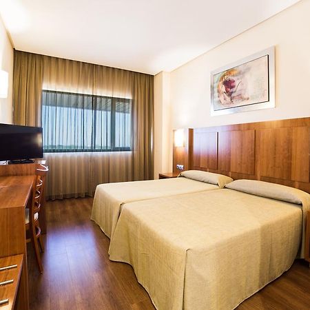Leflet Sanlucar Hotel Sanlucar la Mayor Exterior photo