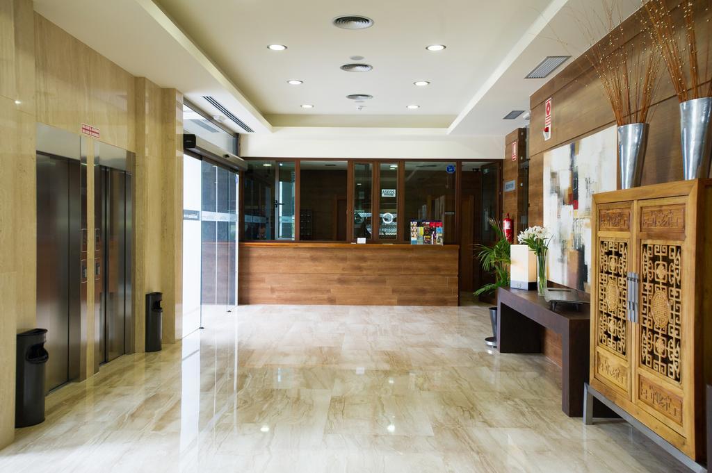 Leflet Sanlucar Hotel Sanlucar la Mayor Exterior photo