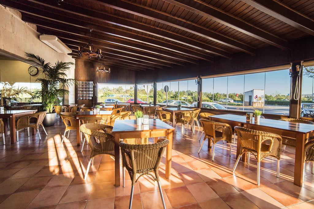 Leflet Sanlucar Hotel Sanlucar la Mayor Exterior photo